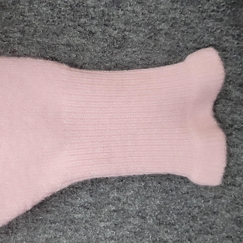 Crown & Ivy Pink Cardigan with Gold Heart Buttons - Picture 5 of 14